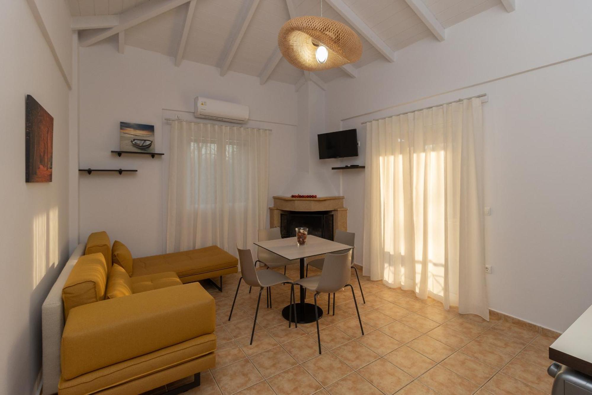 Lagouvardos Apartment Marathopoli